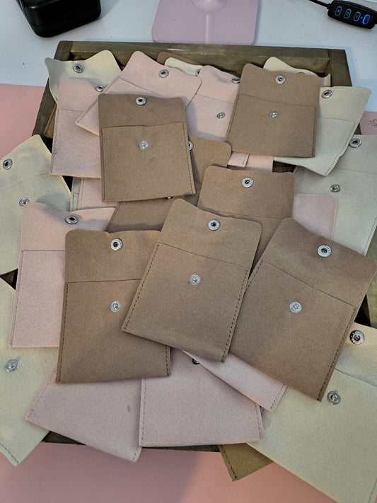 39 suede jewelry bags